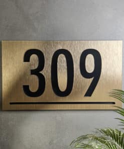 Sinal Numérico efeito Dourado Escovado e Preto Personalizável