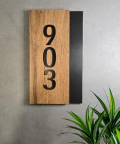 Sinal Numérico Vertical Madeira Escura e Preto Personalizável