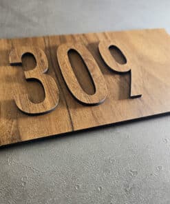 Sinal Numérico 3D Efeito Madeira Escura Personalizável